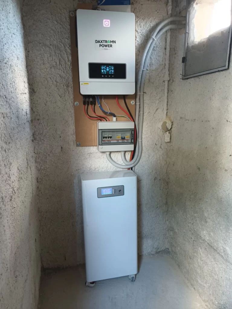 Hybrid inverter inverter & 15kwh lifepo4 battery