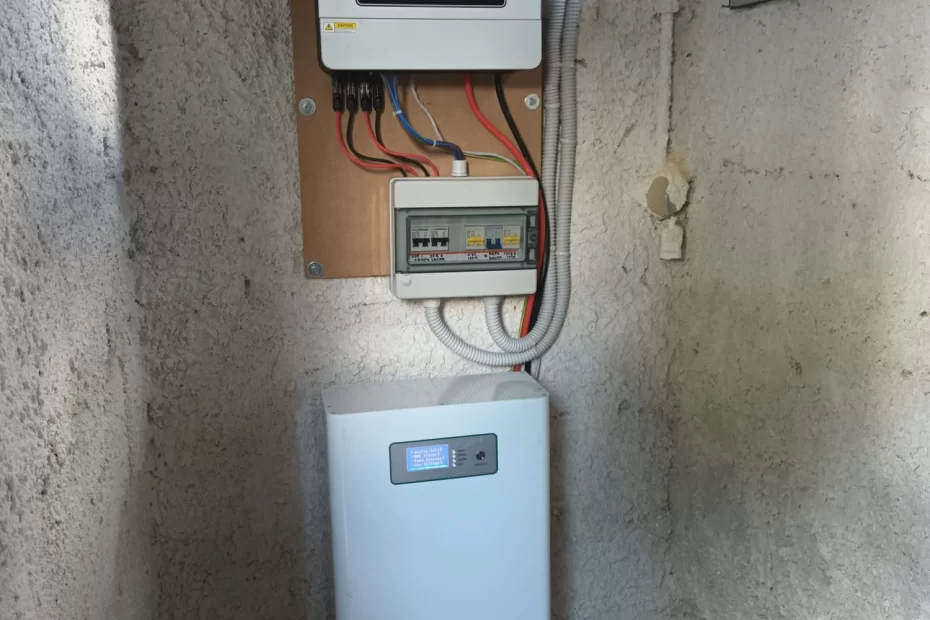 Hybrid inverter inverter & 15kwh lifepo4 battery