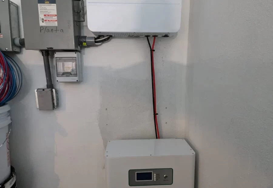 Hybrid inverter inverter & 15kwh lifepo4 battery